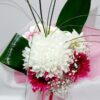 Ρομαντικό μπουκέτο με γλυκά χρώματα και λουλούδια