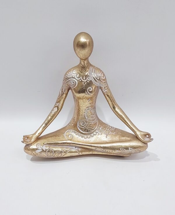 Wonderful yogi woman figure made of “polyresin” material 18 cm high and 18 cm wide