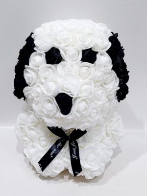 Σκυλάκι με τεχνητά λουλούδια foam σε άσπρο-μαύρο μέσα σε διάφανο κουτί,διάσταση 28χ17 εκ.