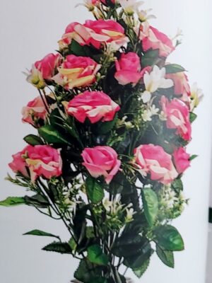 Σύνθεση για μνήμα με τριαντάφυλλα σε φούξια-σομον χρώμα και αγριολούλουδα 45χ30εκ.